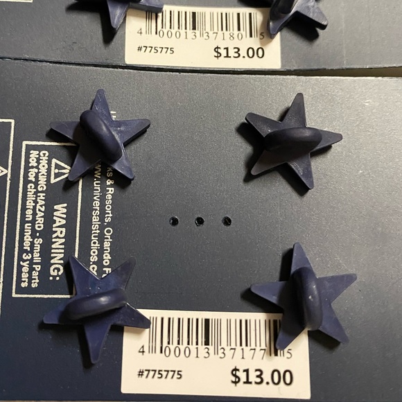 Universal Studios Jurassic World Blue Pin Set New - Picture 12 of 12